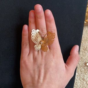 Fluffy butterfly Ring